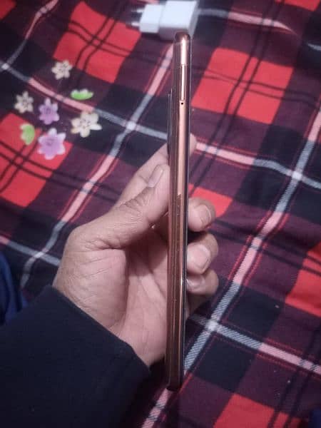 redmi note 10 pro 6/128 gb. whatsapp no:03223140937 4