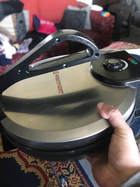 Westpoint Easy Automatic Roti Maker 12