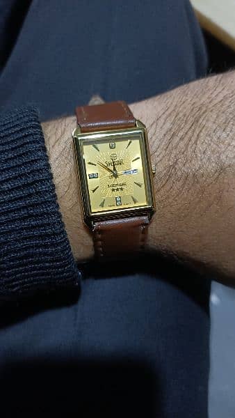 SWISTAR analog watch original old is gold 2