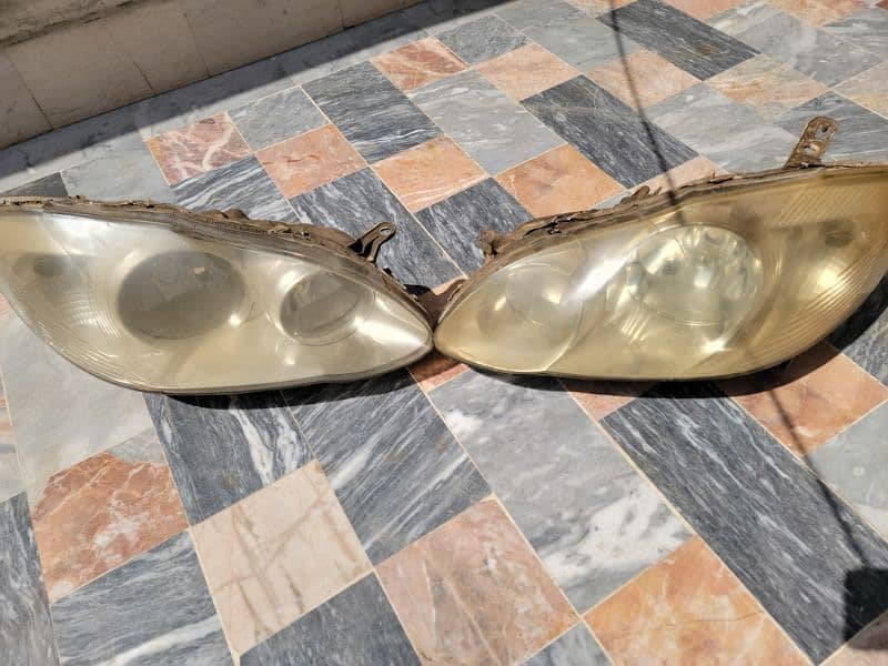 Corolla 2002 to 2008 model front lights good condition. 0