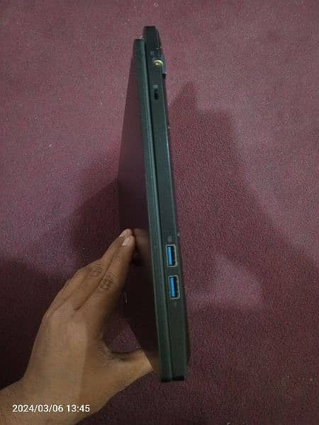 Acer Travel mate series Laptop 5