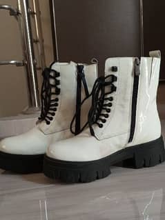 "Steve Madden" white boots