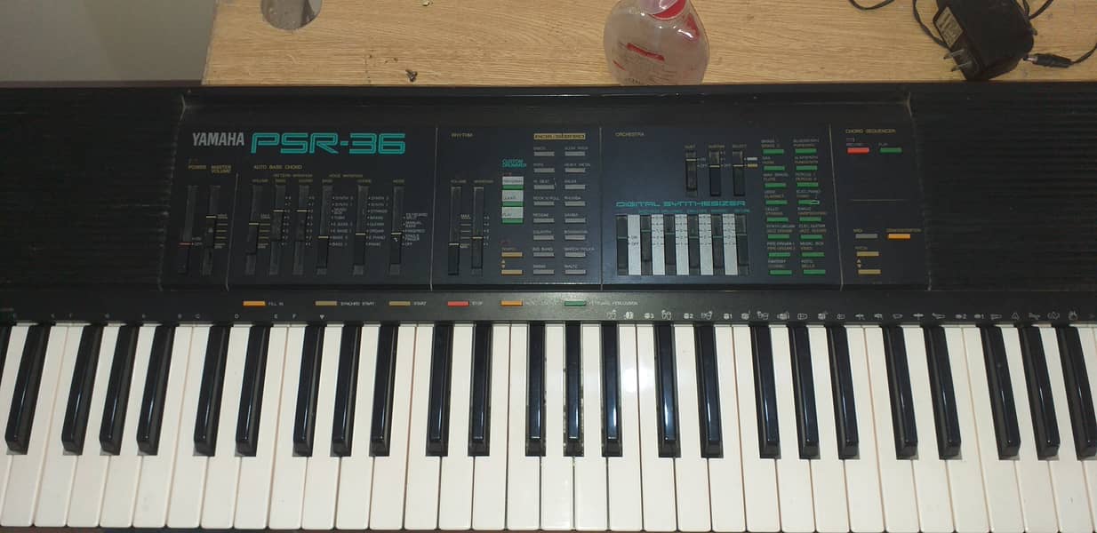 Yamaha Keyboard PSR-36 1
