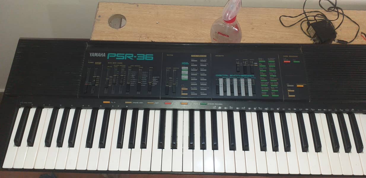 Yamaha Keyboard PSR-36 8