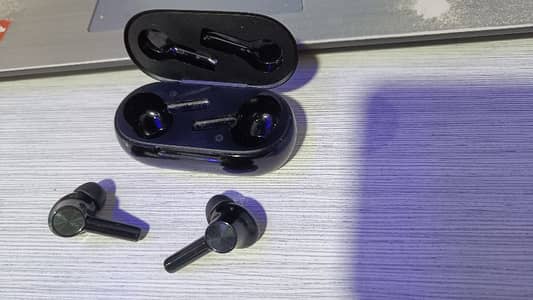 OnePlus buds z2 (Earbuds)