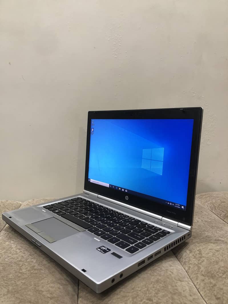 Hp Elitebook 8470b Core i7 3rd Generation Awesome laptop 2
