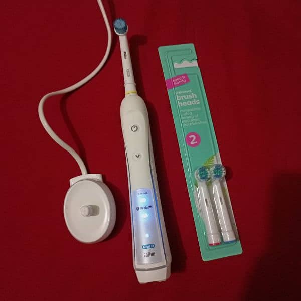 Oral-B Pro 5000 with Bluetooth Technology Electric Toothbrush 1