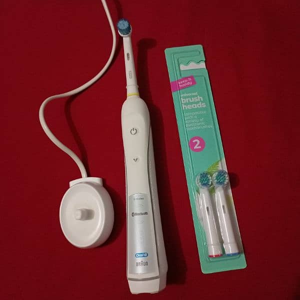 Oral-B Pro 5000 with Bluetooth Technology Electric Toothbrush 2