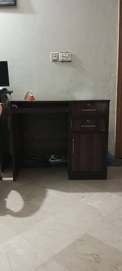 Computer Table with Chip Board Material in Good Condition + Discount