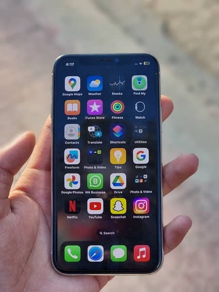IPHONE 11 PRO ( 64 GB ) WITH BOX 1