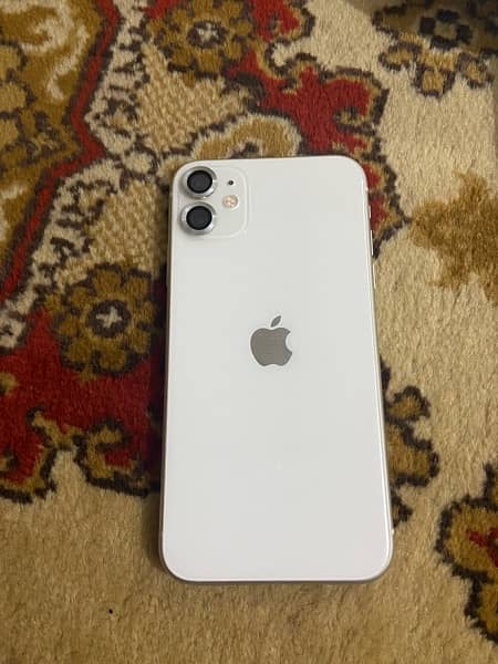 iPhone 11 factory unlocked white color SIM working. 5