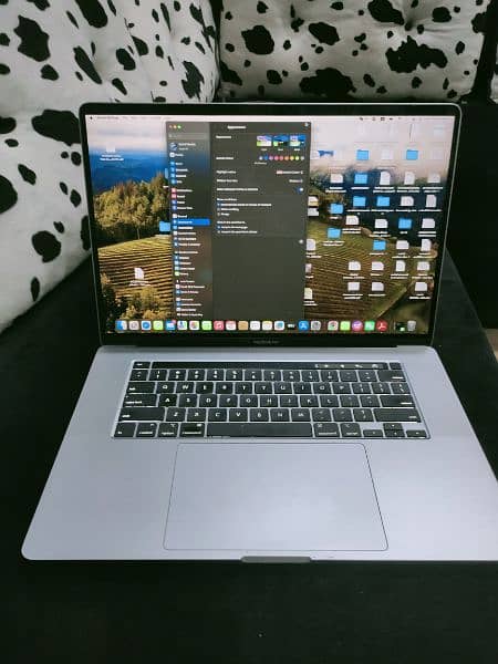 Apple Mac book pro 2019 16 inch A2141 500gb core i7 2