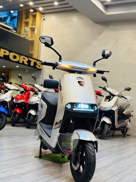 Metro Yadea E8s E8S pro M6 T9 Ly Wonder Bike Scooter Scooty Male Lady 5