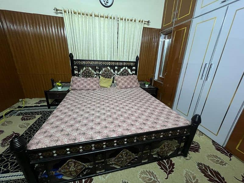 urgent selling full bed set 6