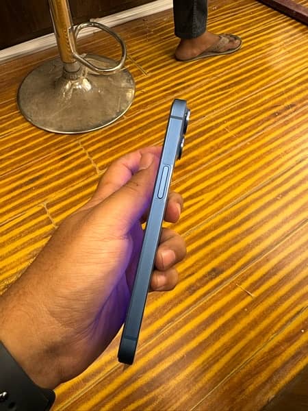 iphone 13 blue color pta approved 3