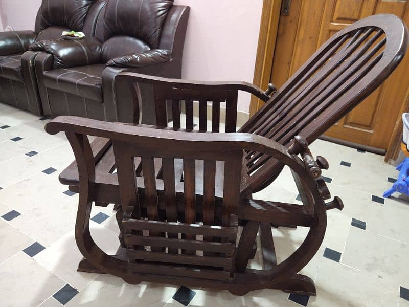 Rocking chair / Easy chair/ Relaxing chair 3