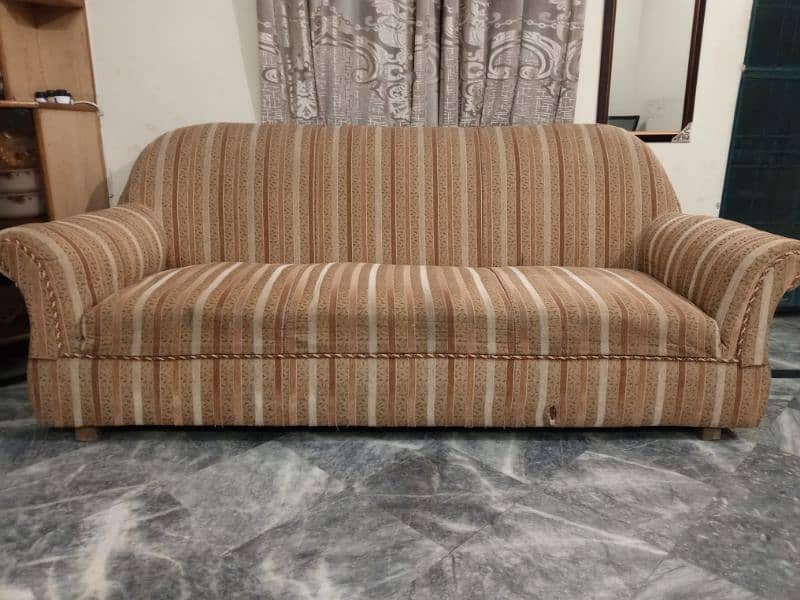 6 seaters sofa of condition 9.5 by 10 5