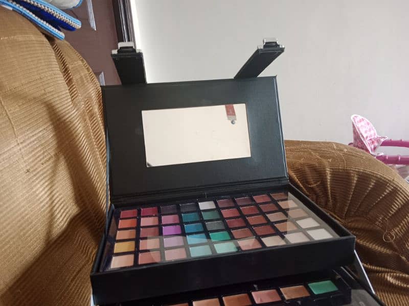 Miss Young original brand new make-up kit available for sale 4