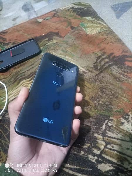 LG V40, 6/64 ,SNAPDRAGON 845. 0