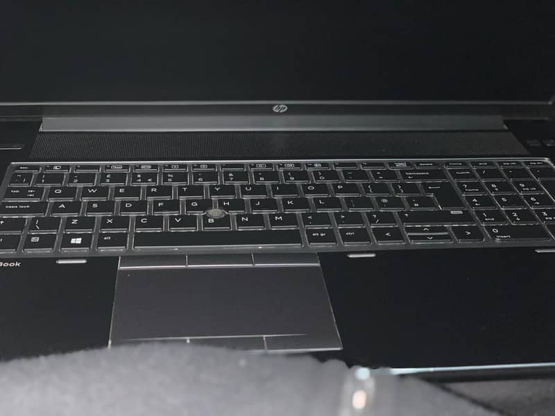 HP xeon laptop 3