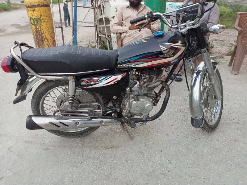 Honda 125 2015 model Lahore register in good condition. 0