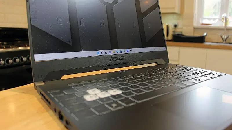 ASUS TUF Gaming A15 FA506 - AMD Ryzen 7 4800H RTX 2060 6GB 2