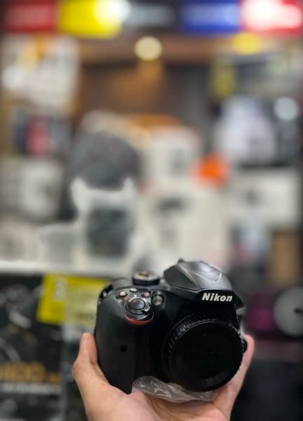 Nikon D3400 body with 18-55mm kit lens (0336-5106150) 3