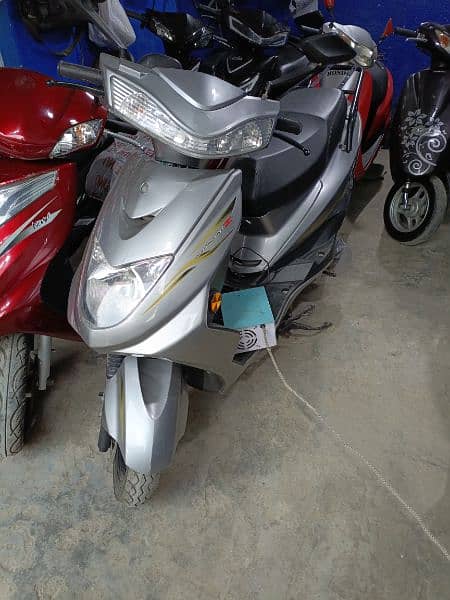 scooties 49cc,electric,100cc contact at 03004142432 14