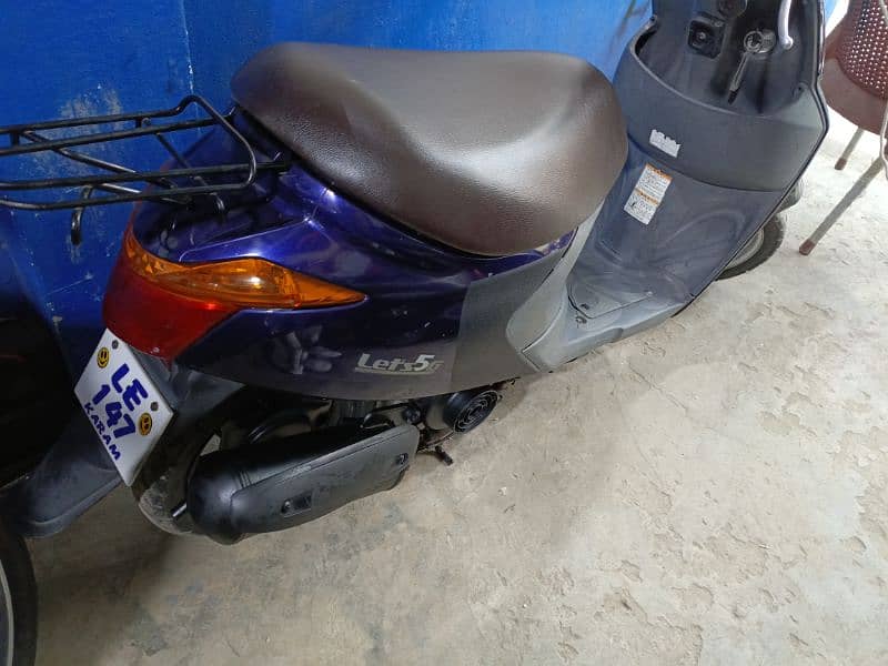 united 100cc scooty available contact at 03004142432 15