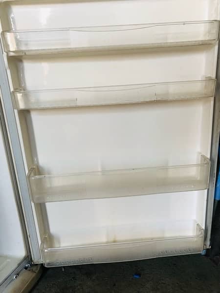 LG full size imported fridge 10