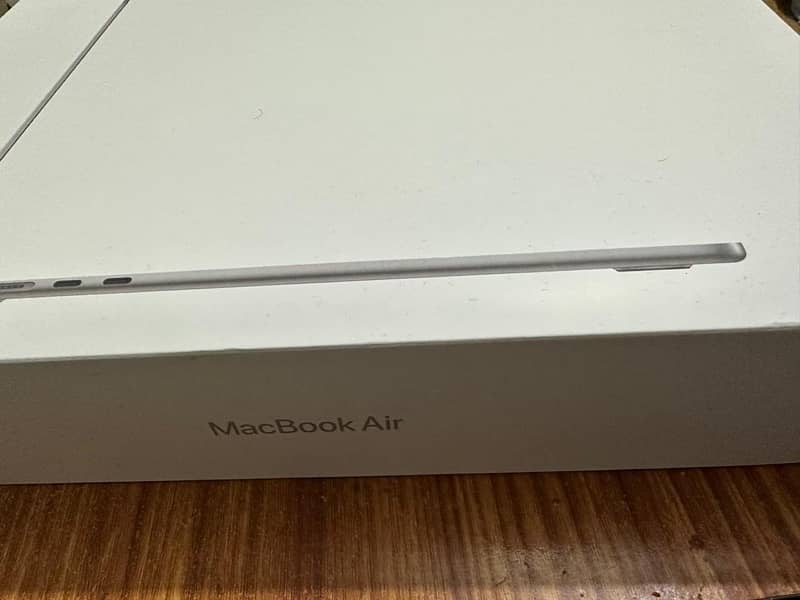 Apple MacBook Air 15 inch M2 8GB 256GB Brand New - Box Unopened 2