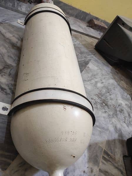 Mehran Company Fitted CNG cylinder with original kit New Condition 2