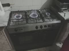 cooking range in good condition