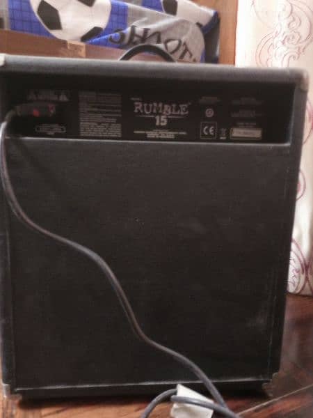 Fender Rumble 15 Ampfiler with power cable 3