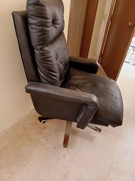 Used Executive Chair 1
