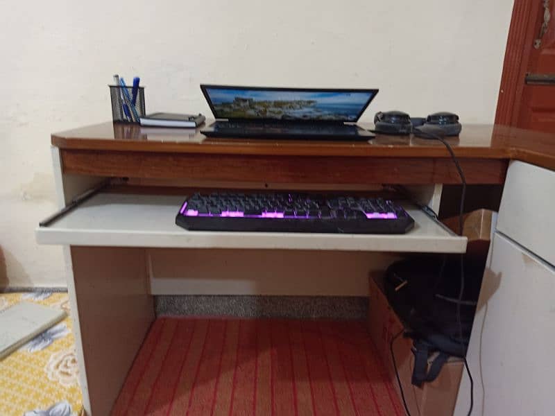 Study Table High Quality 6