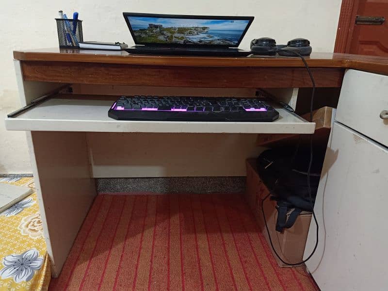 Study Table High Quality 7