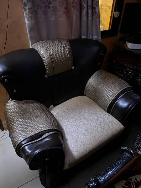 7 seater sofa set for urgent sale, 3