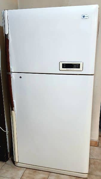 LG Refrigerator Top of Line Model GR-762DEQF Non Frost Extra Large