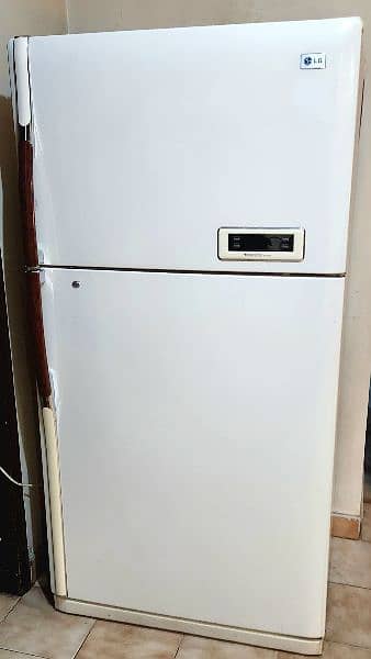 LG Refrigerator Top of Line Model GR-762DEQF Non Frost Extra Large 0