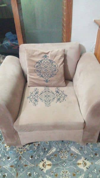 Sofa for home use,tv lounge,very good condition,tea pink colour 1