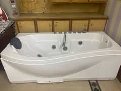 Bath Tub(10/10) condition , used for a small time