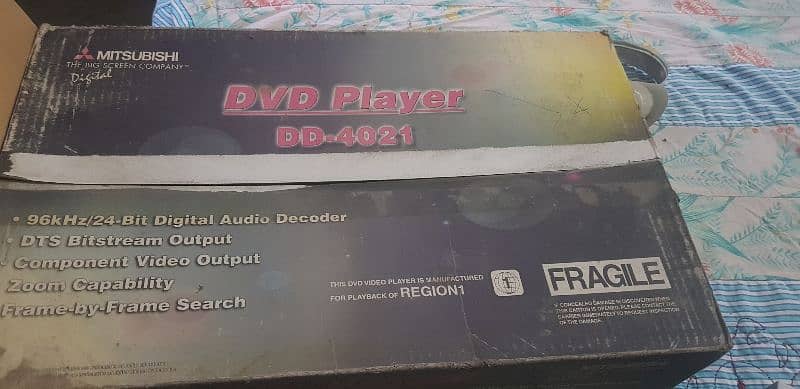 Mitsubishi DVD Player 3