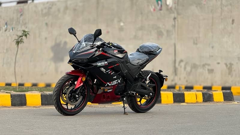 Ducati 250cc single cylinder air cool better than kawasaki ninja 4