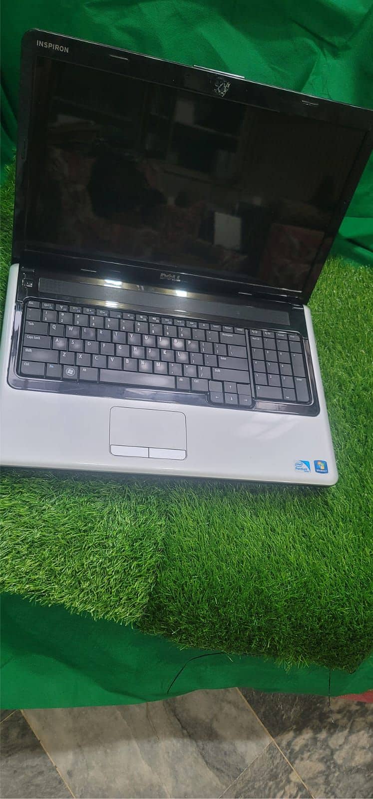 Dell inspiron Laptop 1