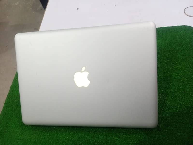 Apple Macbook Pro Core i5 2009/10     4/128 0