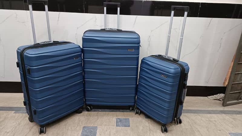 Luggage bags/ travel suitcases/ trolley bags/ travel trolley/ attachi 8