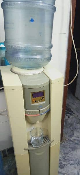 Water dispenser for sale in good condition 3