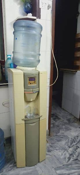 Water dispenser for sale in good condition 4