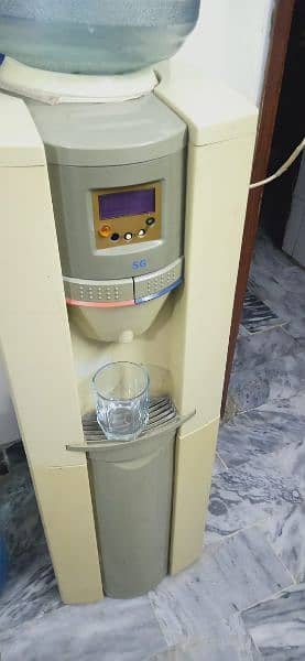 Water dispenser for sale in good condition 5